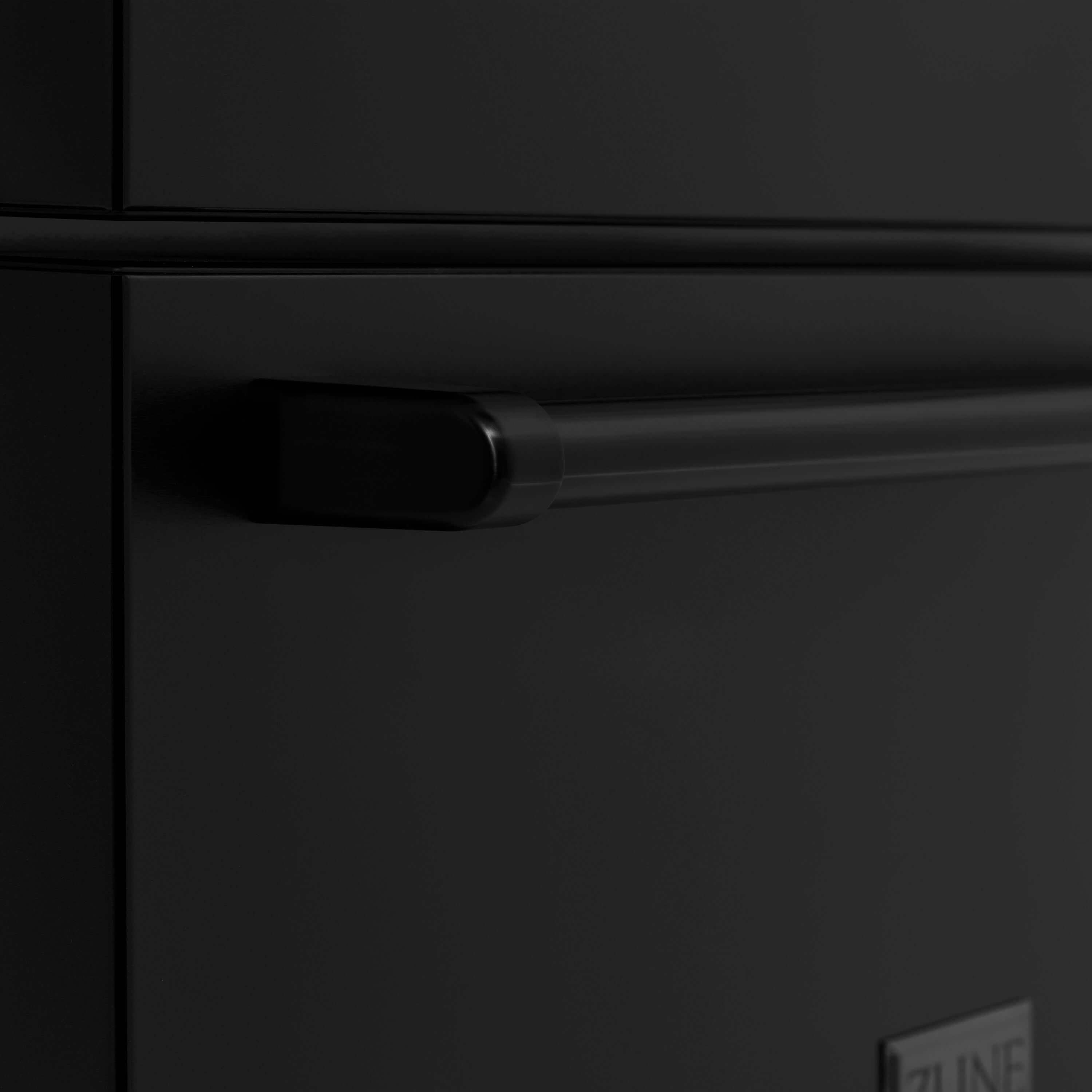 ZLINE 36 in. Freestanding French Door Refrigerator with Ice Maker in Black Stainless Steel (RFM-36-BS) close-up bottom freezer handle.