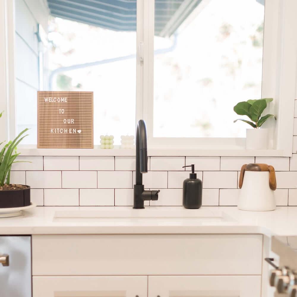 ZLINE Gemini Kitchen Faucet in Matte Black (GEM-KF-MB)