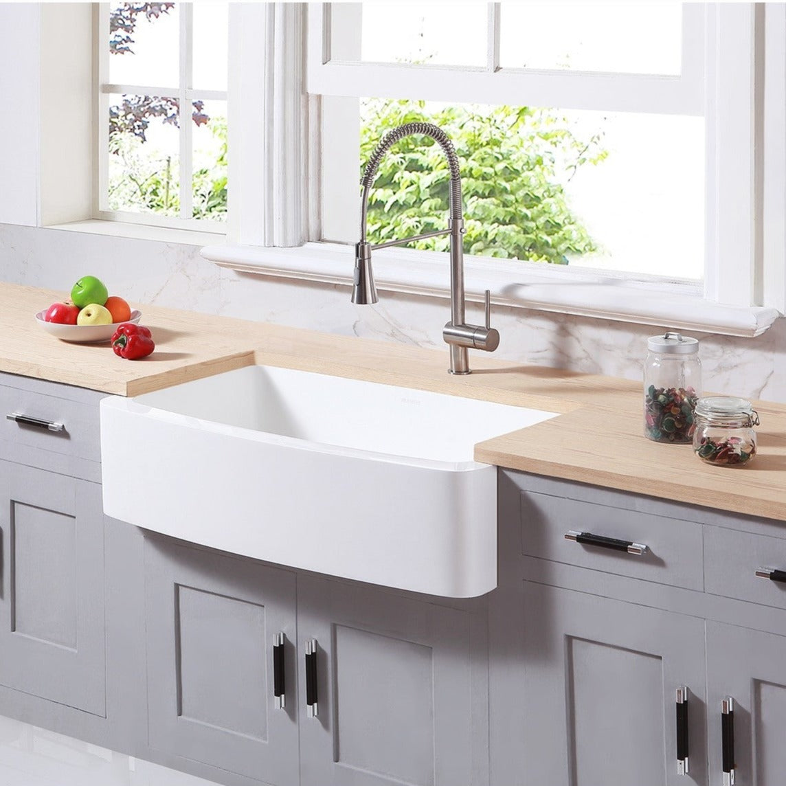 Kingston Brass Solid Surface 33 in. x 22 in. Farmhouse Single Bowl Kitchen Sink, Matte White Matte White