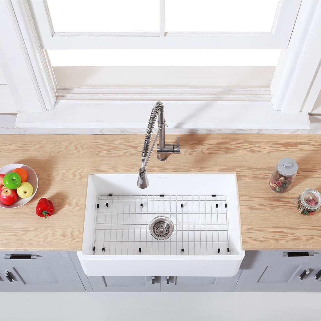 Kingston Brass 30 in. Farmhouse Kitchen Sink with Strainer and Grid, Matte White (KGKFA301810BC) 