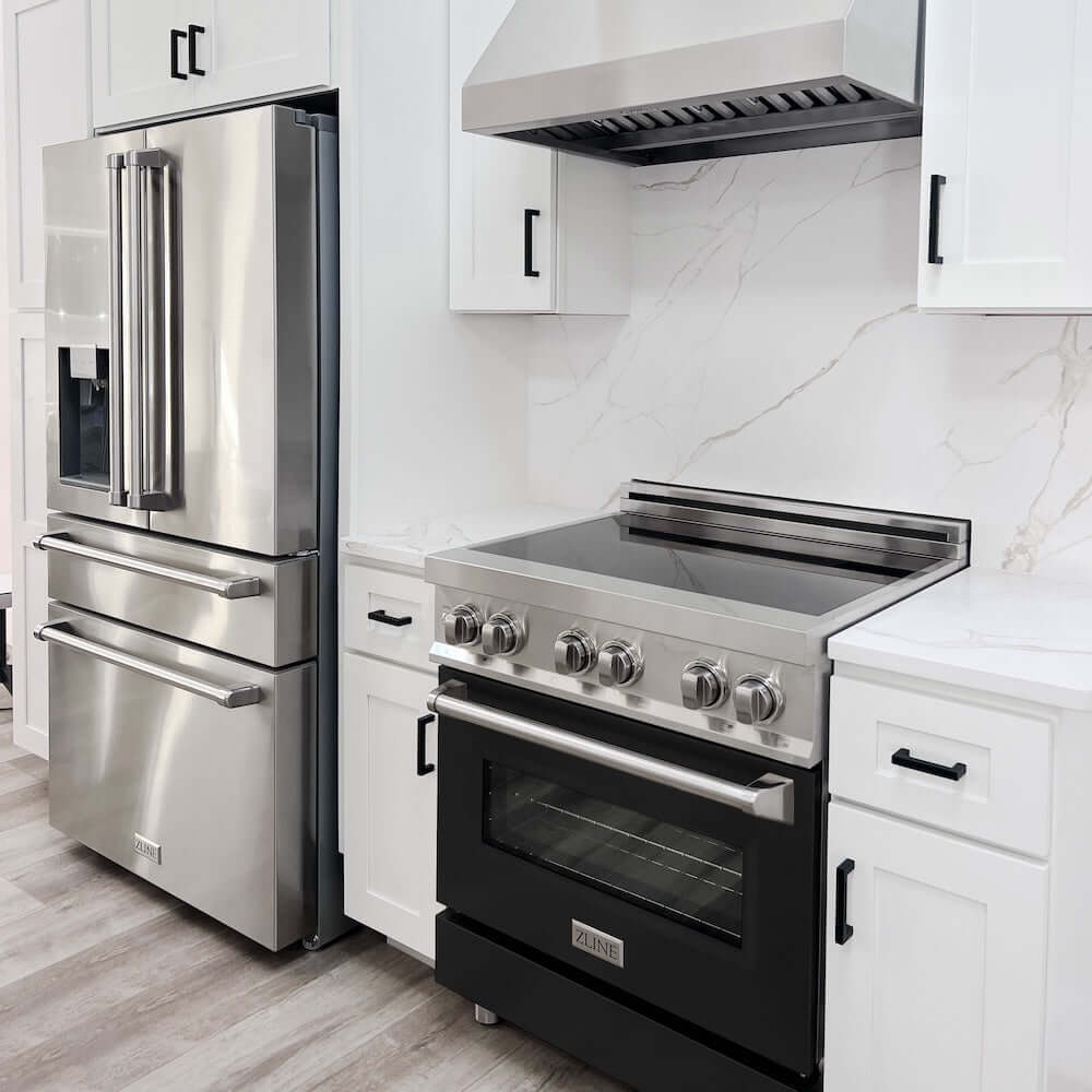 ZLINE 30 in. 4.0 cu. ft. Legacy Induction Range with 4 Element Cooktop and Electric Oven in Stainless Steel and Black Matte Door, Open Box-Good Condition