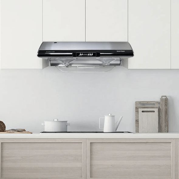 Hauslane Chef Ducted Stainless Steel Under Cabinet Range Hood (UC-C395SS) lifestyle, in a cottage-style kitchen.