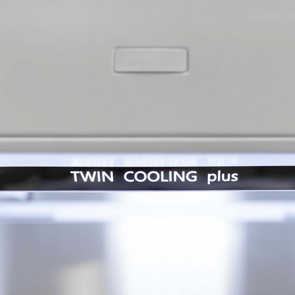 Twin Cooling Plus system inside ZLINE built-in refrigerator ensures air and odors are not mixed between compartments and provides fast and efficient cooling.