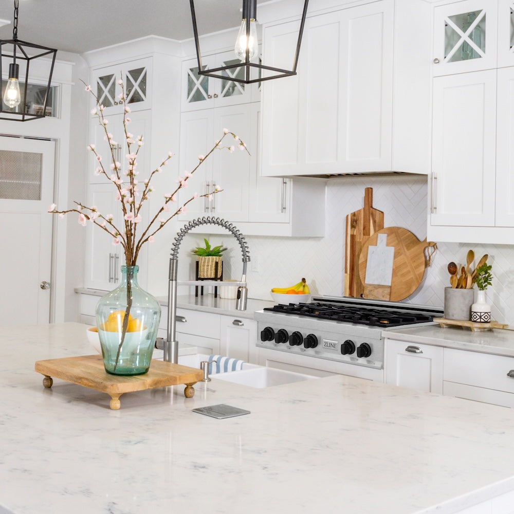 ZLINE Autograph Edition 30 in. Legacy Gas Rangetop with 4 Burners and Porcelain Cooktop in Satin Stainless Steel with Matte Black Accents (RTSZ-30-MB)