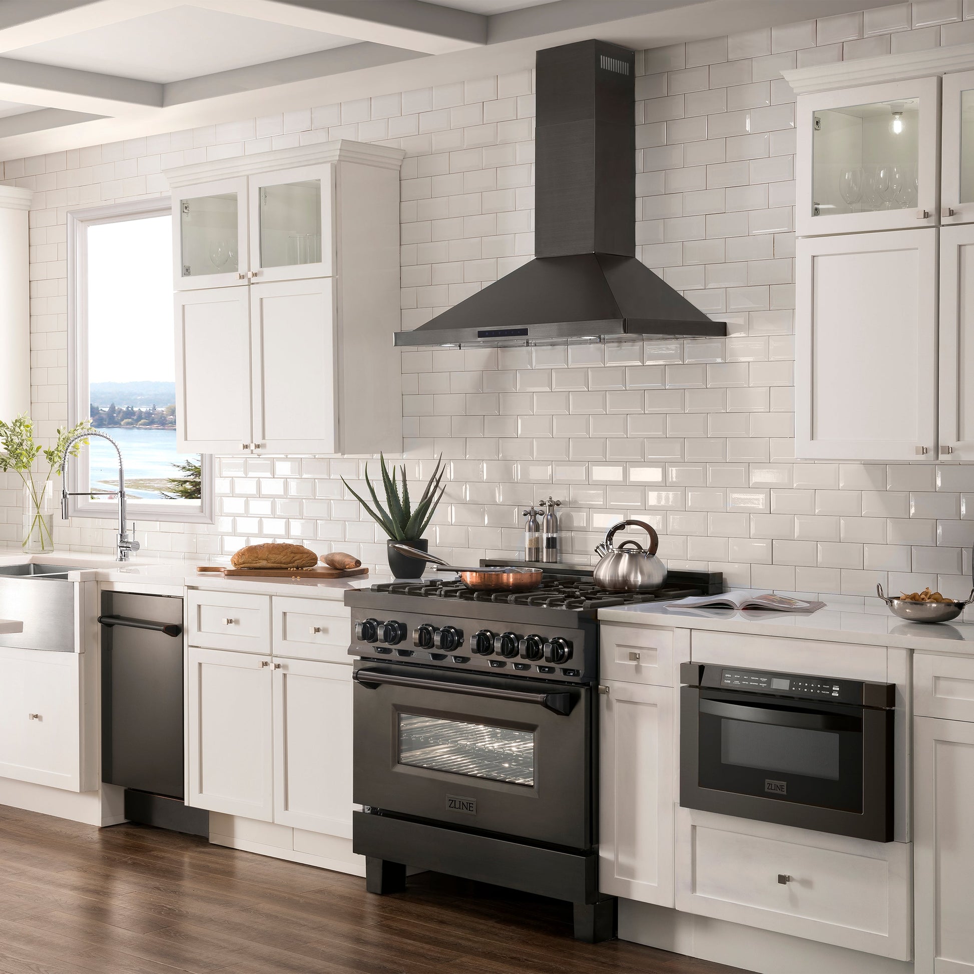 ZLINE 30 in. Convertible Vent Wall Mount Range Hood in Black Stainless Steel Handle, Open Box-Great Condition