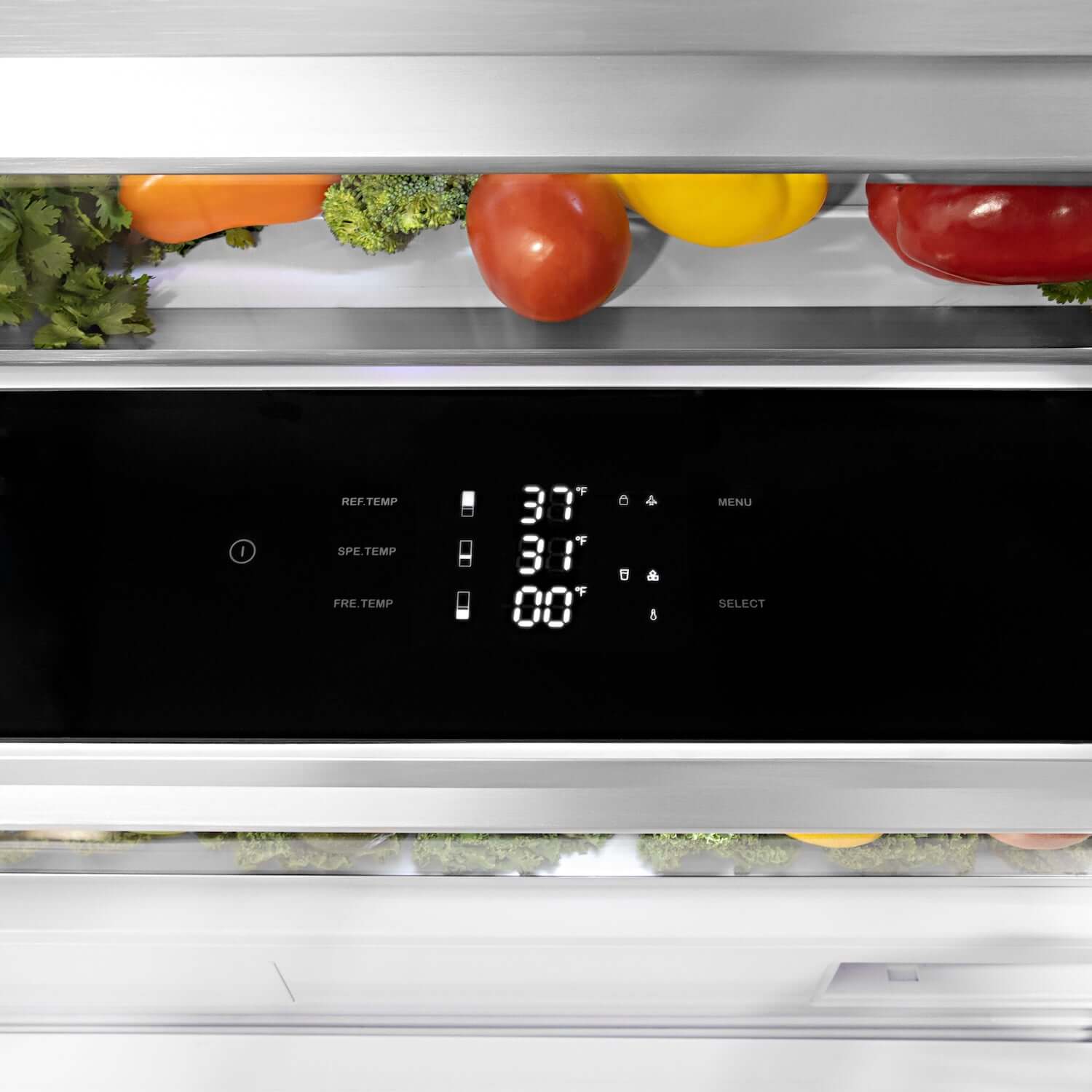 Digital ChillControl is an Easy-to-use LED display that allows you to quickly change temperatures and modes of this ZLINE built-in refrigerator.