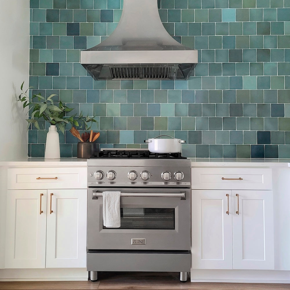 ZLINE 30 in. 4.0 cu. ft. Dual Fuel Range with Gas Stove and Electric Oven in All Fingerprint Resistant Stainless Steel (RAS-SN-30) - white background