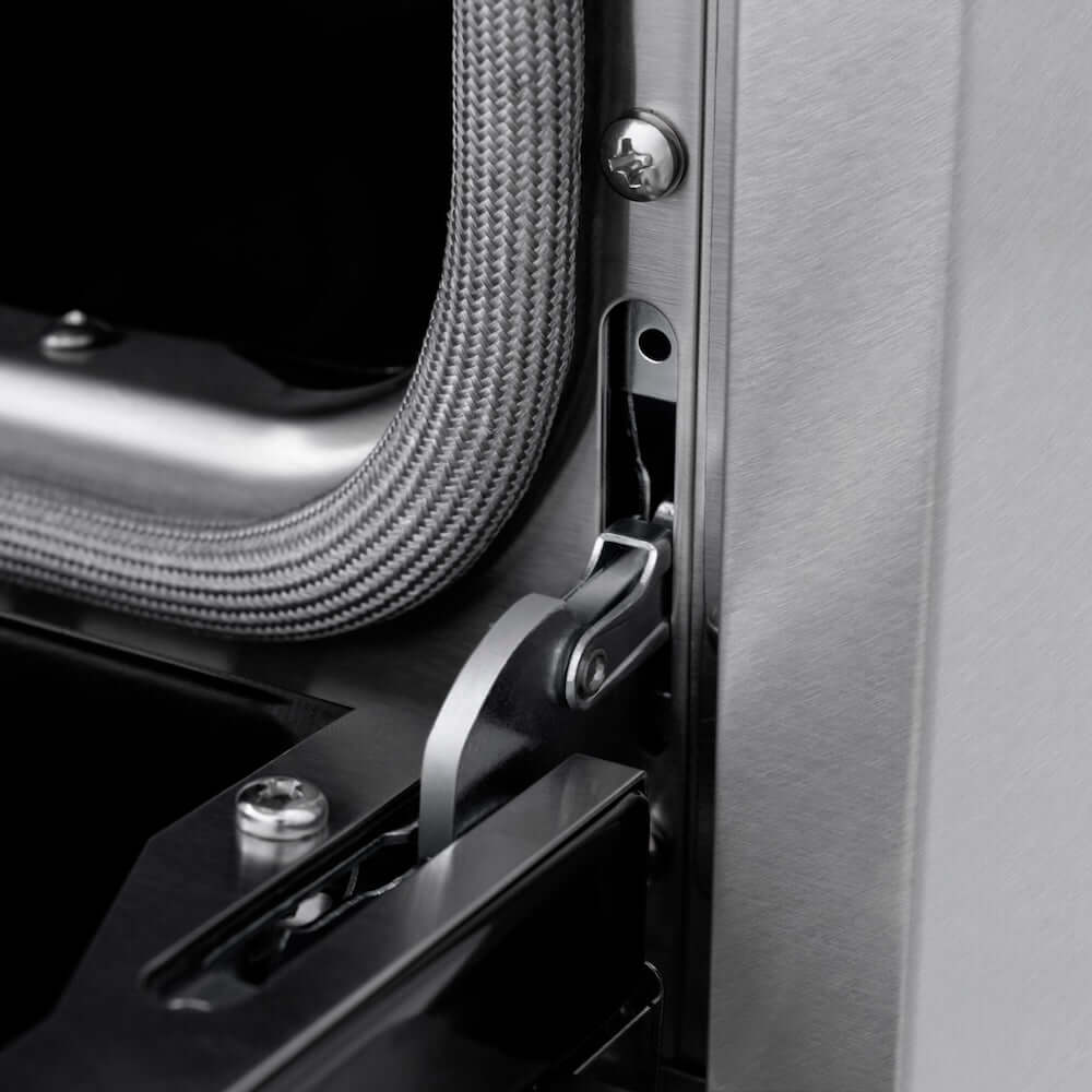 ZLINE 30 in. 4.2 cu. ft. Paramount Induction Range with 4 Element Cooktop and Electric Convection Oven in Satin Stainless Steel (SINRS-30) StayPut oven door hinge.