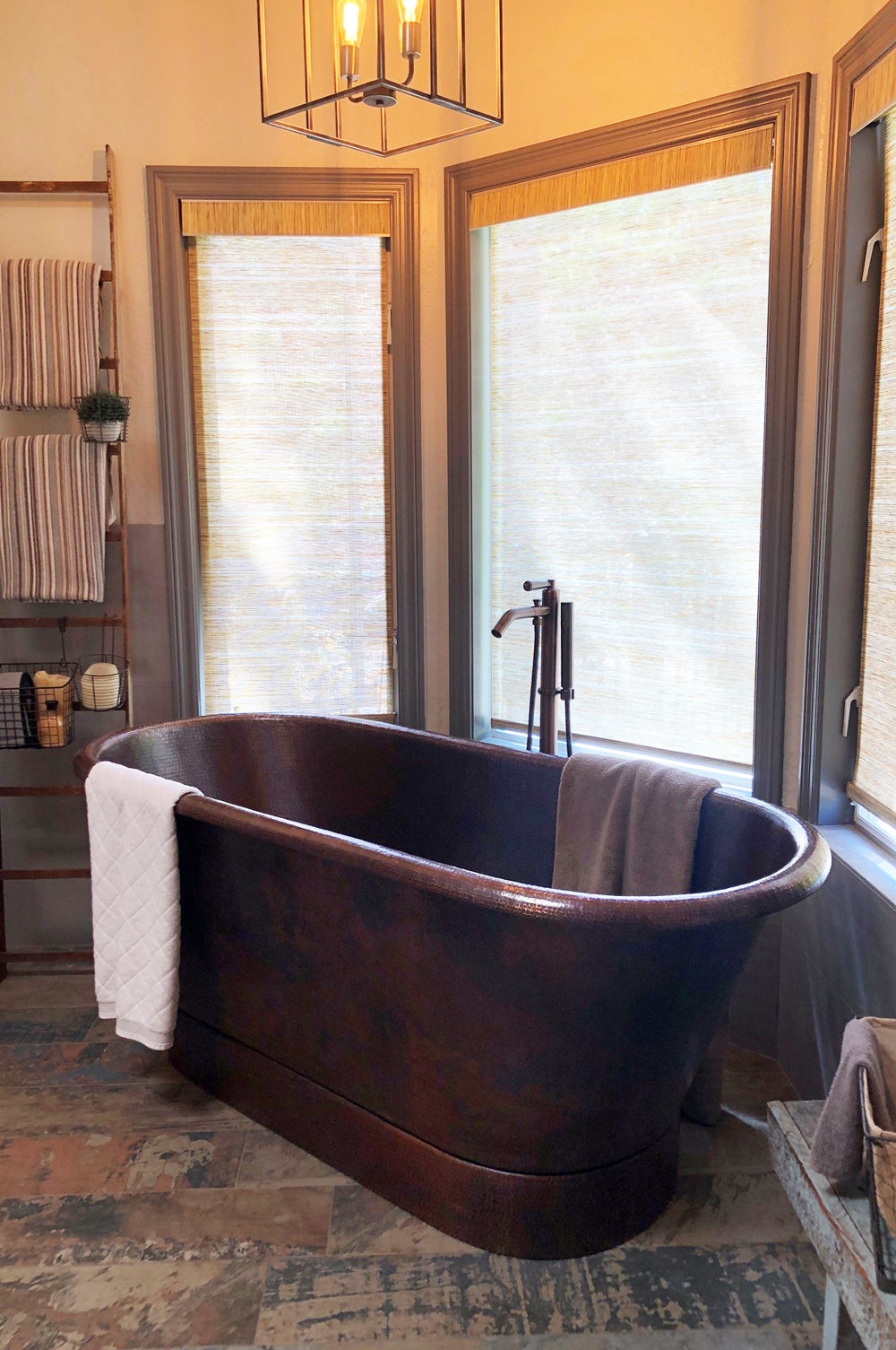 72" Hammered Copper Modern Style Bathtub (BTM72DB)
