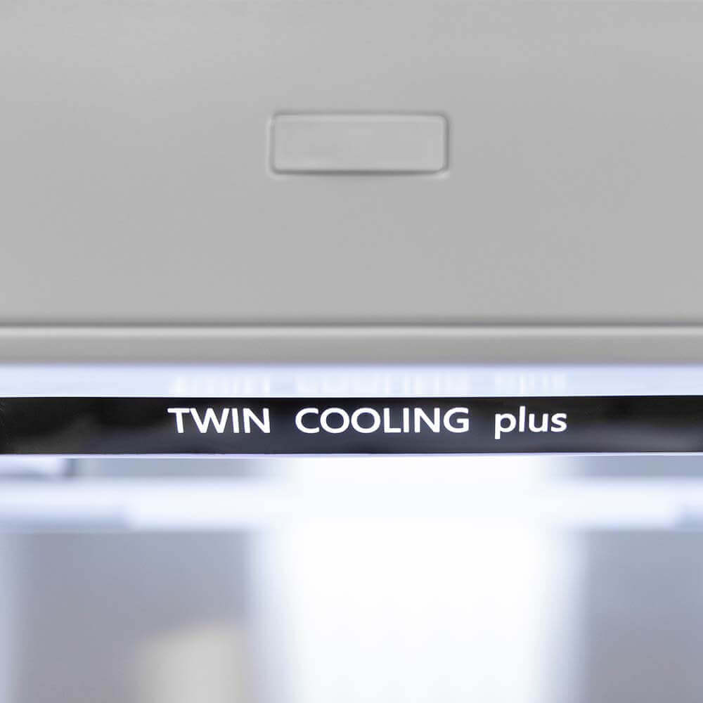 ZLINE refrigerator with twin-cooling plus system