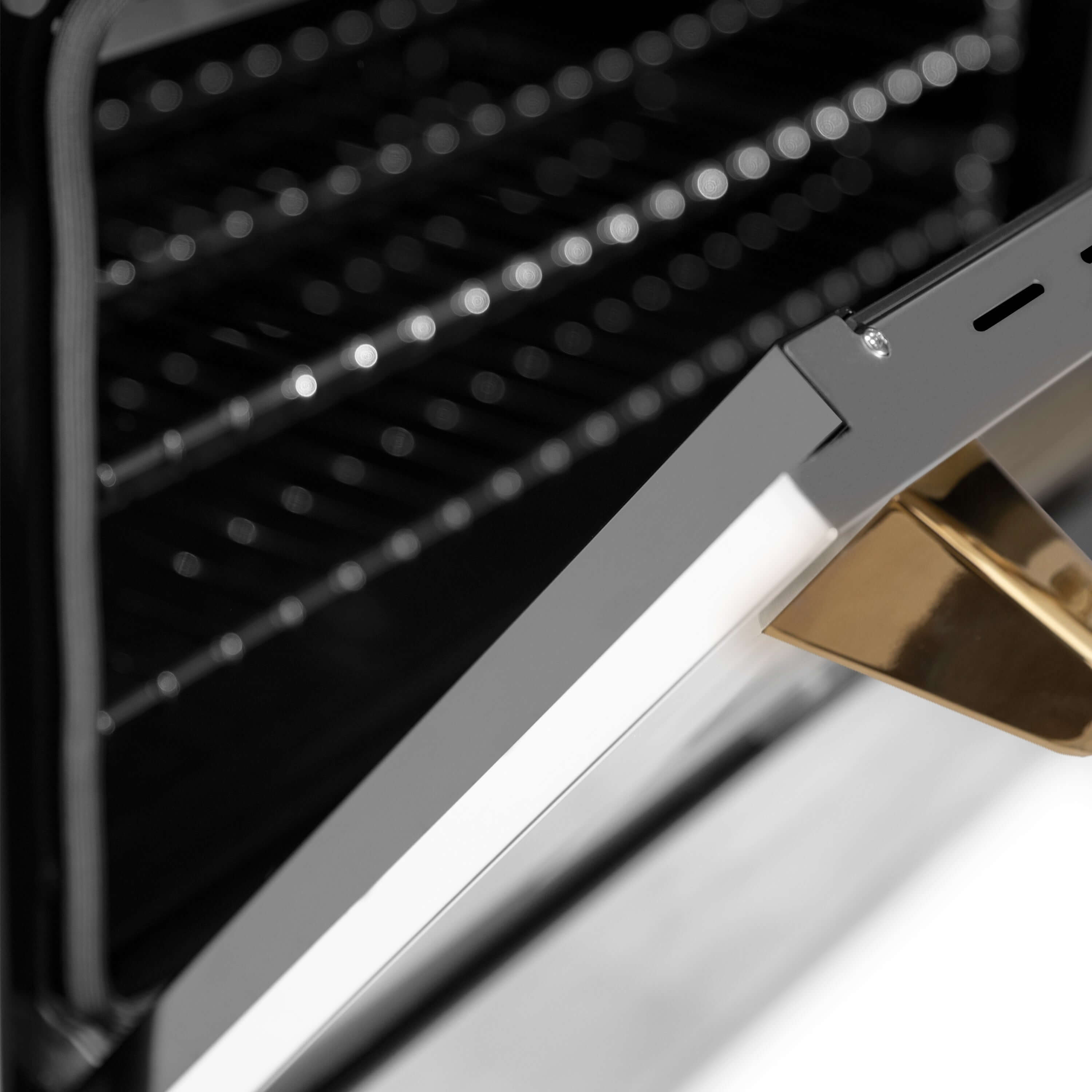 ZLINE's proprietary stay-put hinges are designed to support the full weight of the oven door and hold at any place.
